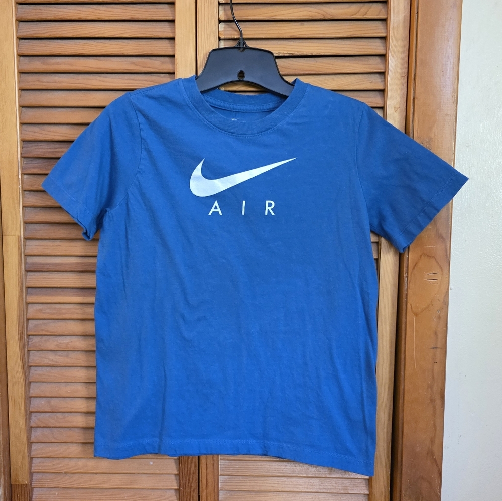 EUC Nike Kids Air Graphic Tee Size Large